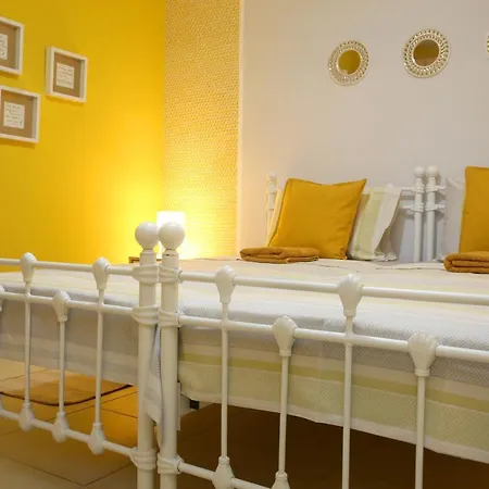 Apartment 930m To Beach-2 Bedroom+veranda-perfect Located